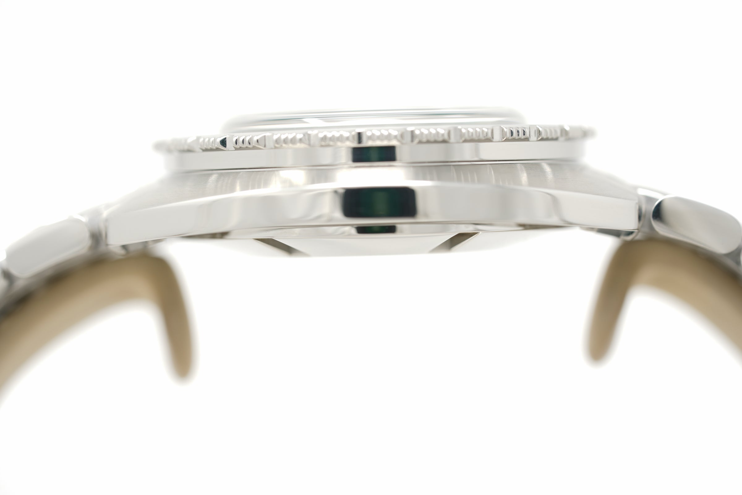 Pre-Owned Doxa SUB 300 Sea Emerald 821.10.131.10